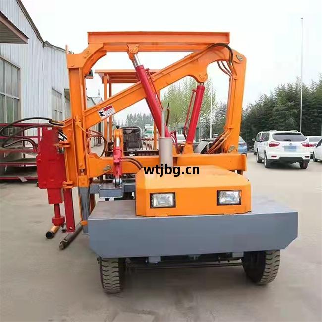 公(gong)路(lu)護欄打(da)樁(zhuang)機廠(chang)家(jia)